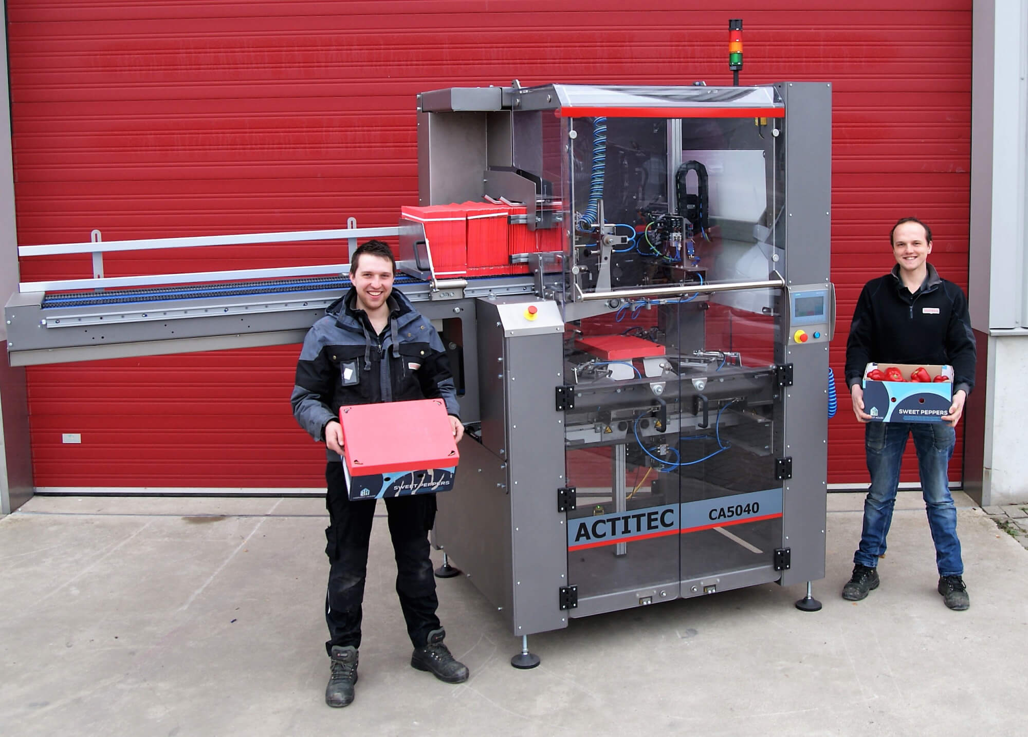 albert en sander bij de machine 1